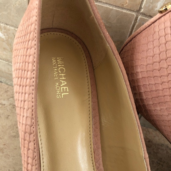 Michael Kors Susan Flex Pumps, salmon color, size 10M/41, NWT - Picture 3 of 6